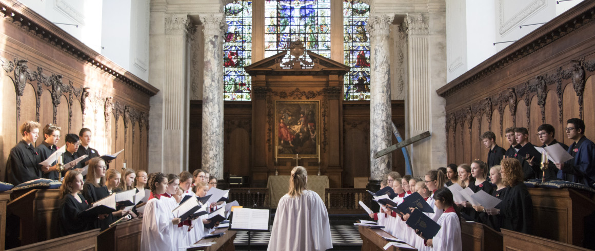Combined Choirs of Pembroke College Cambridge, conducted by Anna Lapwood